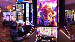 Ilustrasi pemain menikmati taruhan olahraga dan slot online di lode777